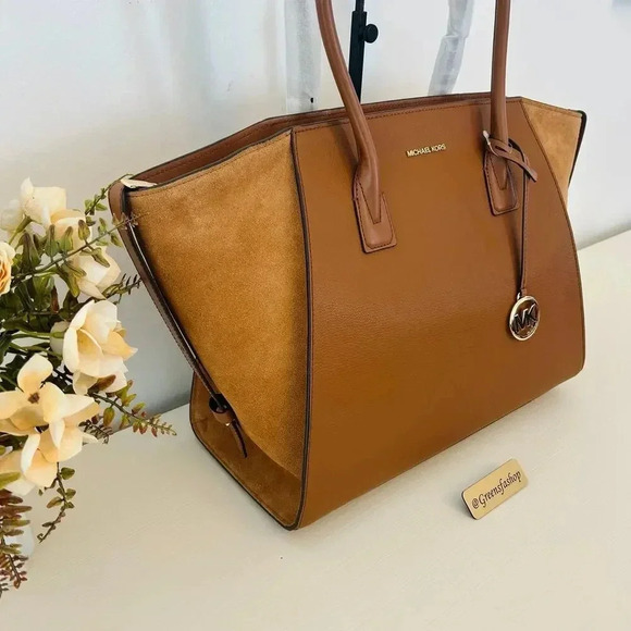 Michael Kors Avril Extra-Large Leather and Suede Tote Bag Luggage - Picture 2 of 10
